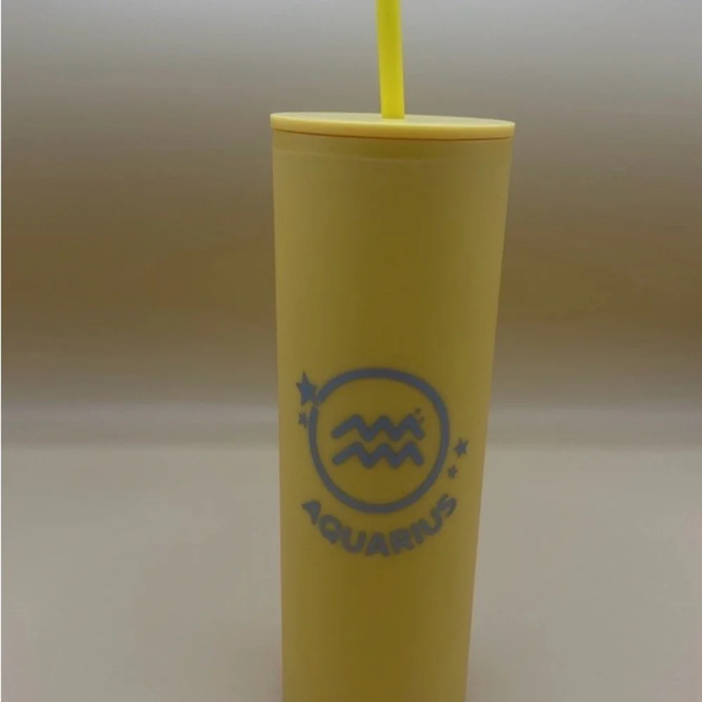 AQUARIUS TUMBLER W/STRAW MODERN EXPRESSIONS 22FL OZ YELLOW NWT